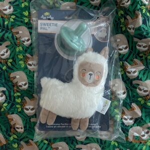 Itzy ritzy Sweetie Pal Pacifier with Plush Llama